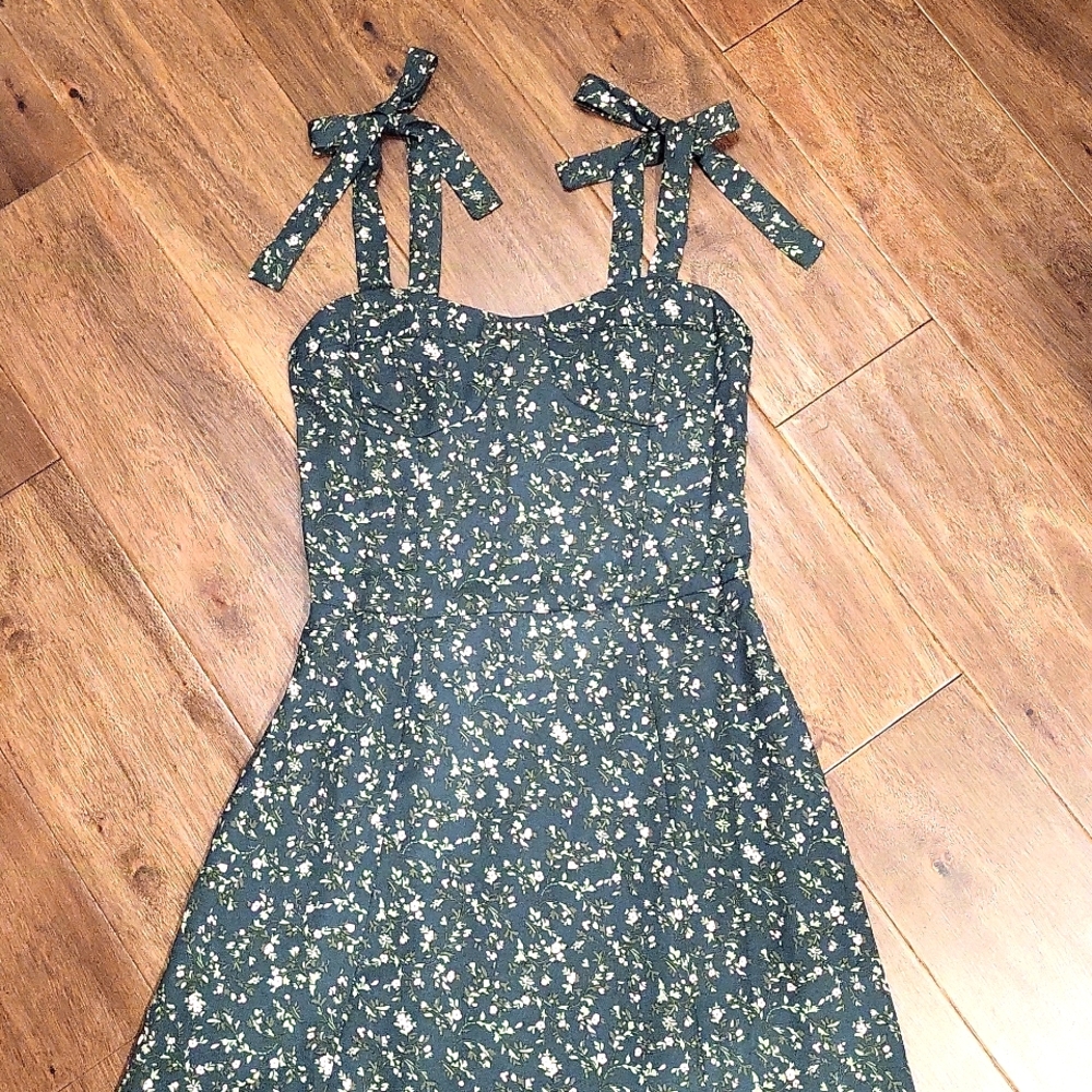 Reborn Green & Pink Floral Tie-Straps Smocked Back Lined Midi Dress, XS, Size 2 - Picture 4 of 14